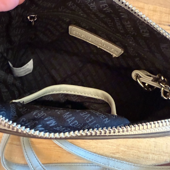 Steve Madden Burgundy and Greg Crossbody Bags - Picture 4 of 6